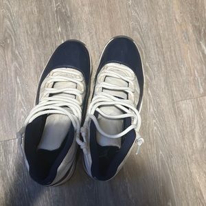 Size 11 Jordan 11s win like 82